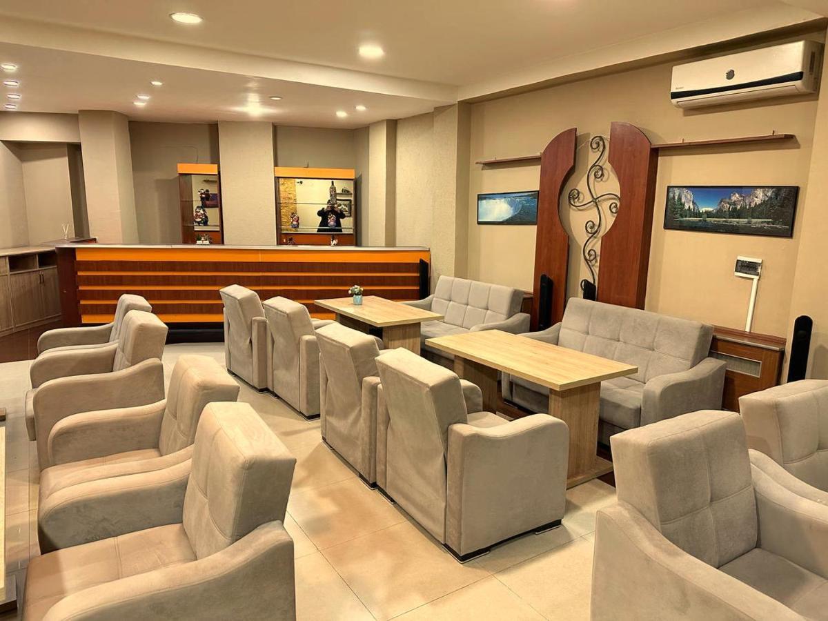 G Bakuri Hotel บาทูมิ ภายนอก รูปภาพ