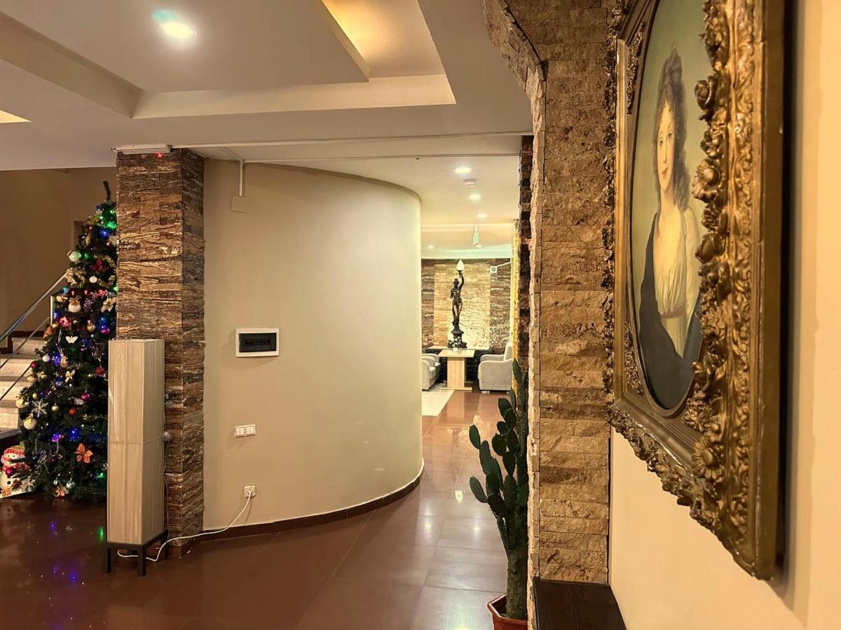 G Bakuri Hotel บาทูมิ ภายนอก รูปภาพ