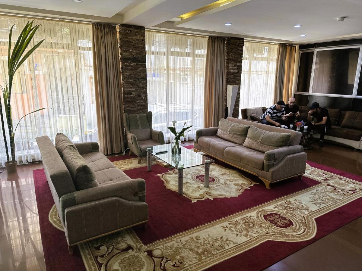 G Bakuri Hotel บาทูมิ ภายนอก รูปภาพ