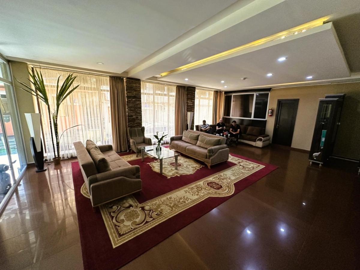 G Bakuri Hotel บาทูมิ ภายนอก รูปภาพ