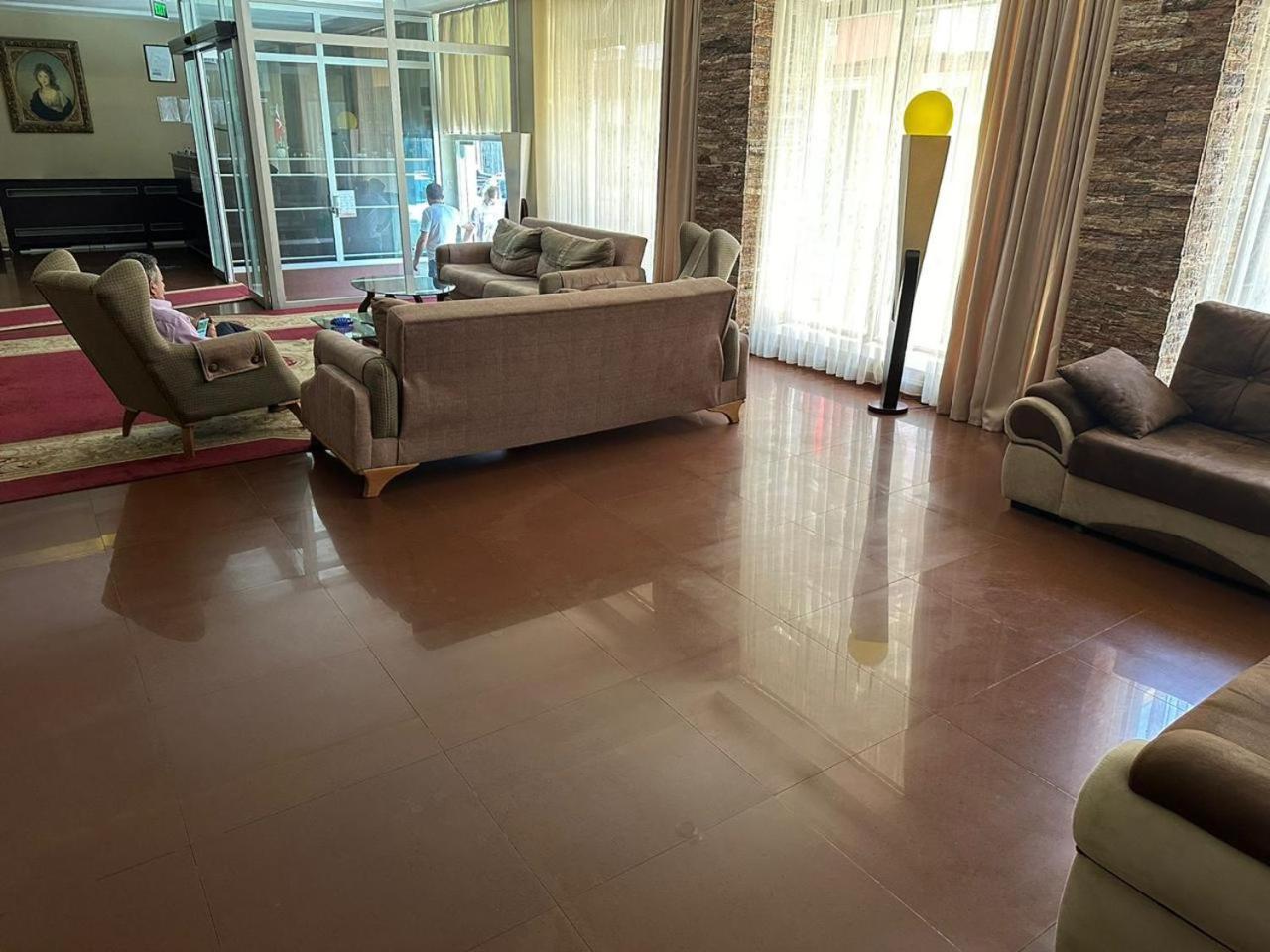 G Bakuri Hotel บาทูมิ ภายนอก รูปภาพ